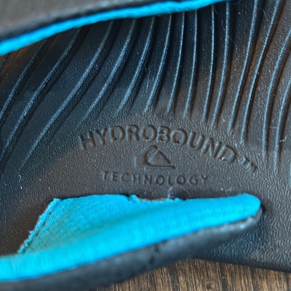 Quiksilver Black and Blue Sandals with Wave Grip - Picture 4 of 12